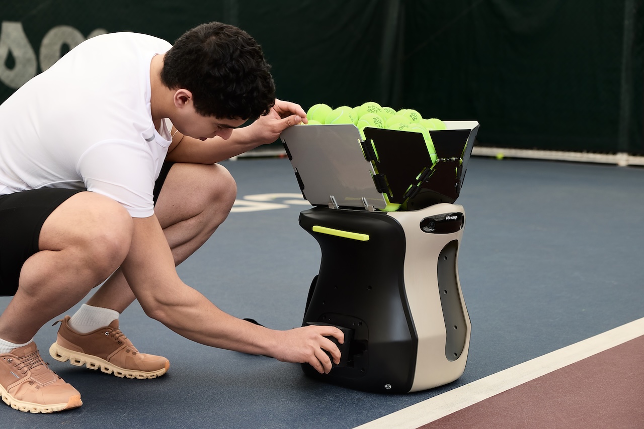 PongBot Aura AI Ball Machine D