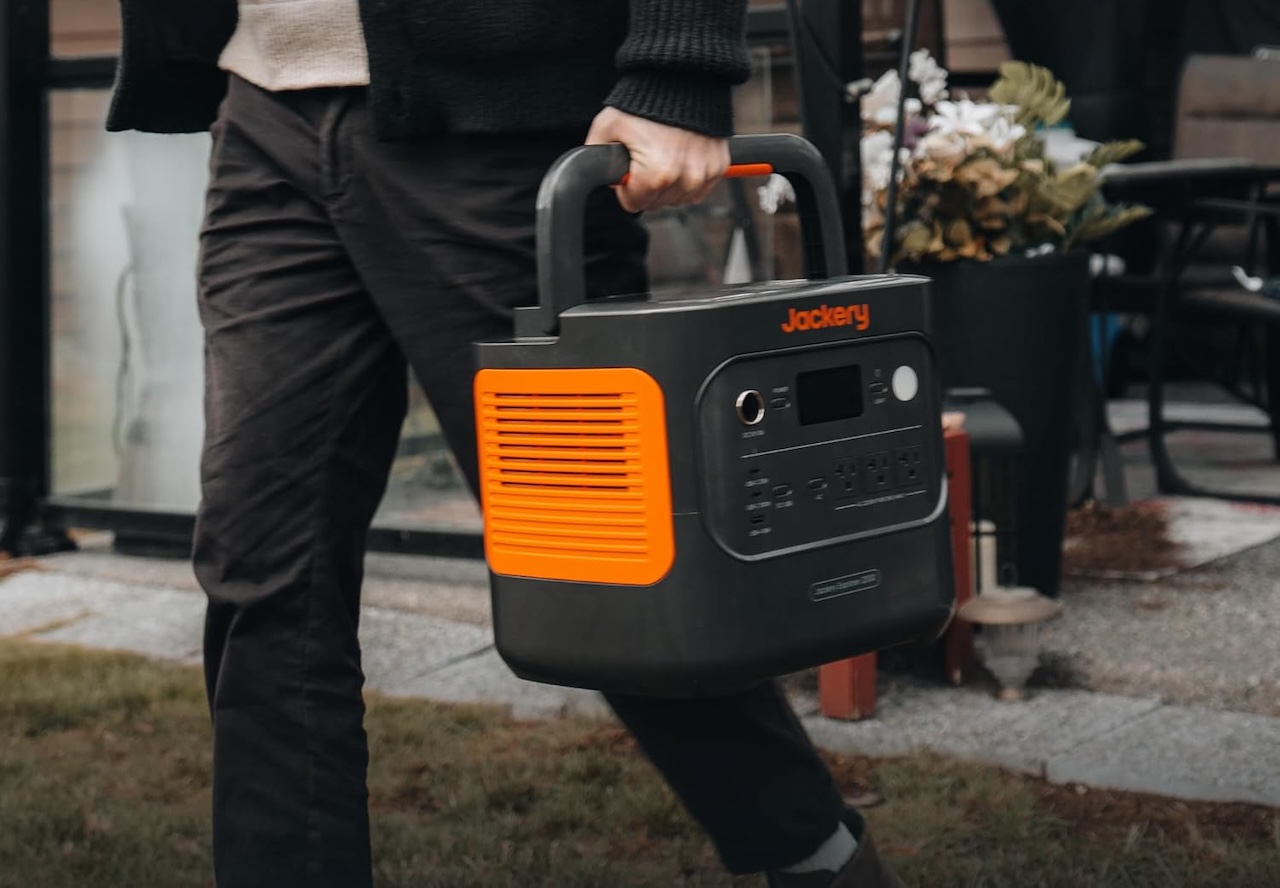 6 Jackery Explorer 1000 v2