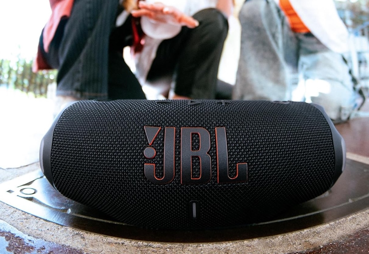 JBL Charge 6 Portable Waterproof & Drop-Proof Bluetooth Speaker
