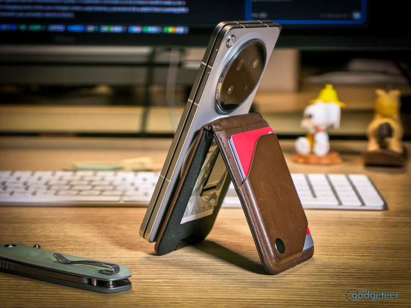 Journey LOC8 VERSA Universal MagSafe Money Clip Wallet and Stand Review 1
