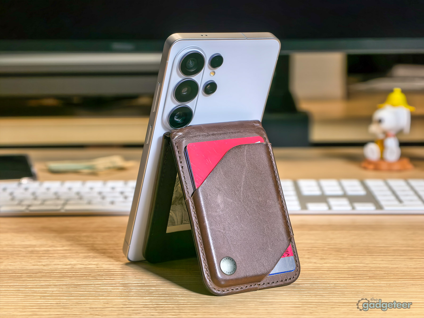 Journey LOC8 VERSA Universal MagSafe Money Clip Wallet and Stand Review-10