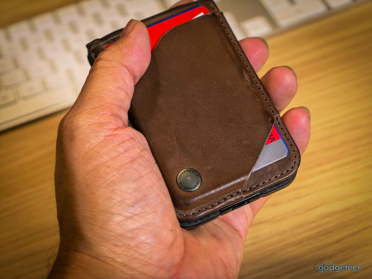 Journey LOC8 VERSA Universal MagSafe Money Clip Wallet and Stand Review 13