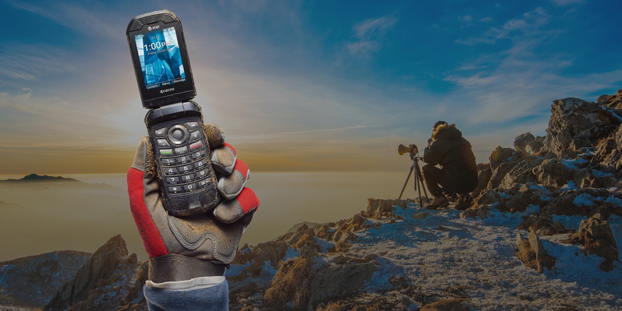 Kyocera DuraXE Epic rugged flip phone opened and closed