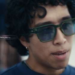 EssilorLuxottica Meta Glasses