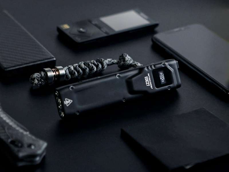 Nitecore EDC27 Flat Flashlight