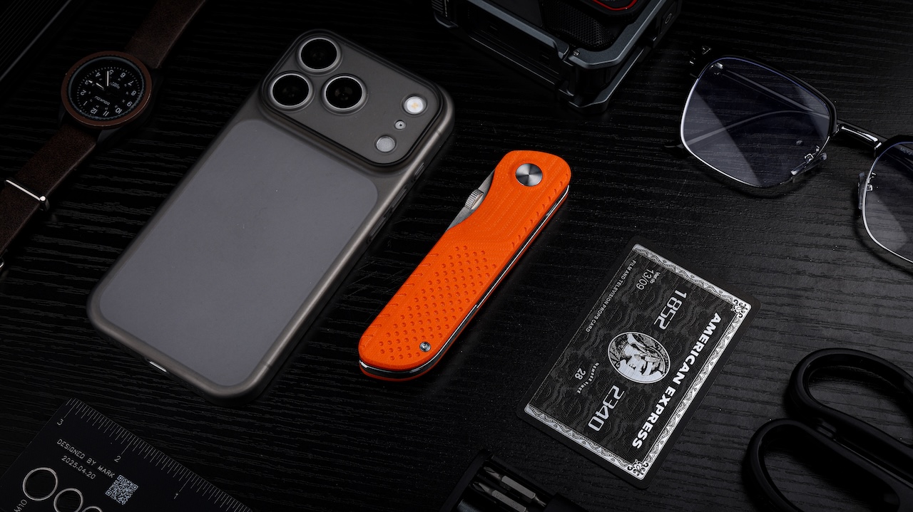 Vivid Compact EDC Knife Where to Back