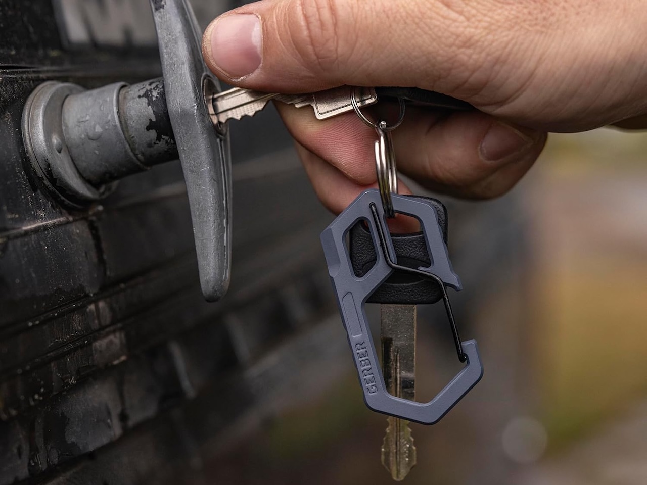 Gerber Gear Carabiner Keychain 3-in-1 Multitool Release