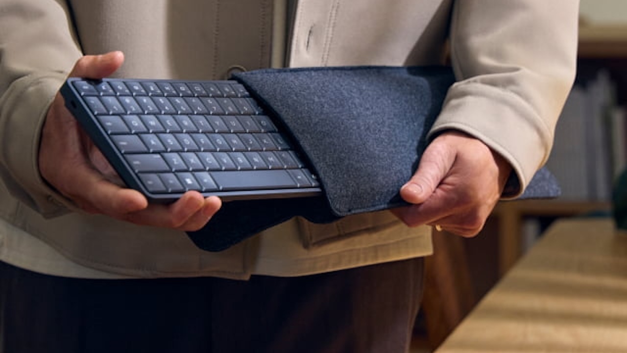 HP EliteBoard G1a Next Gen AI PC keyboard computer 3