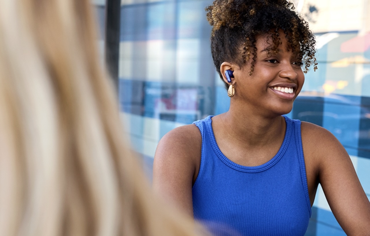 JBL Live 4 Earbuds with Smart Charging Case Blue