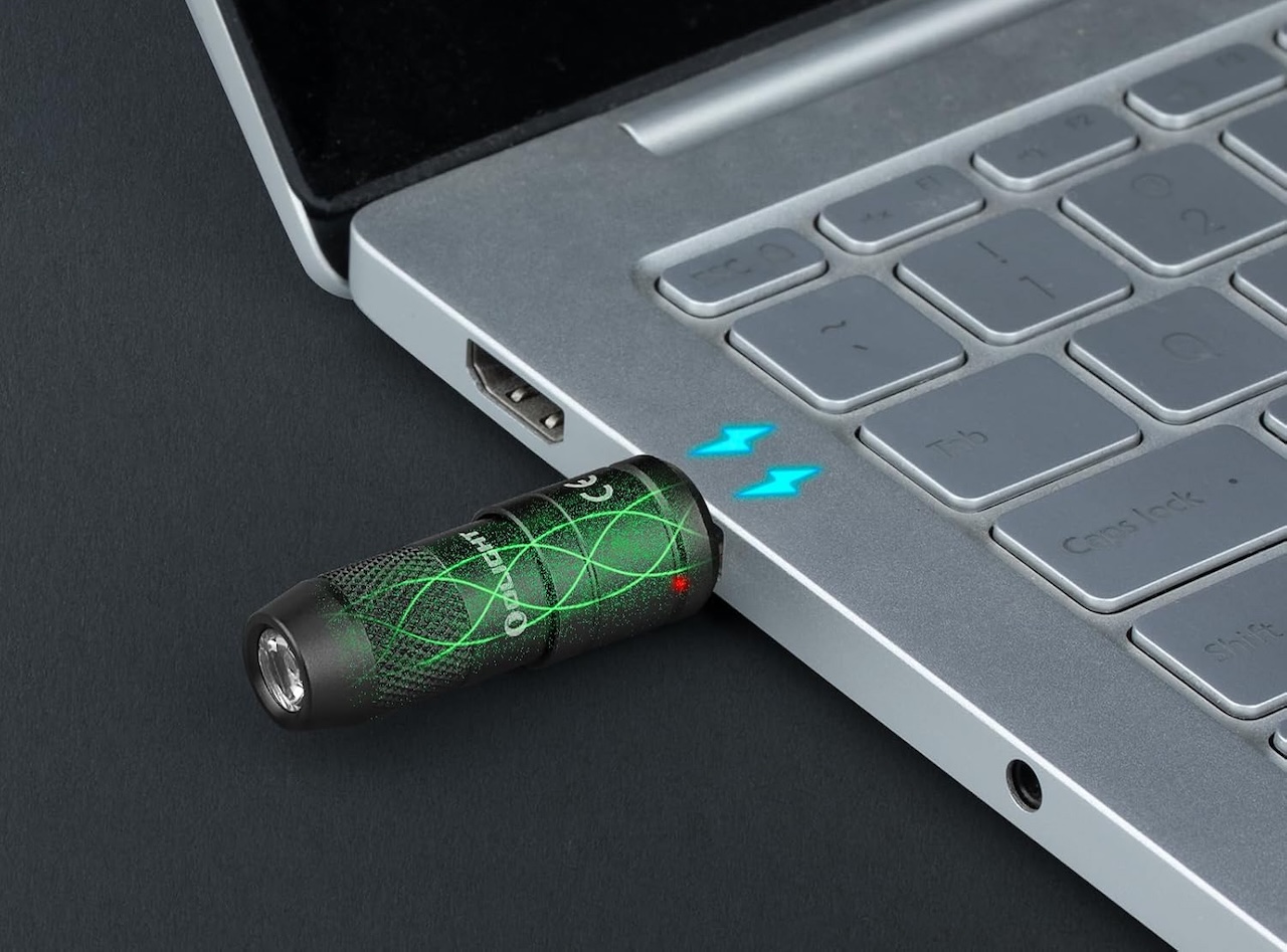 OLIGHT IMINI 2 Rechargeable EDC Keychain Mini Flashlight Black