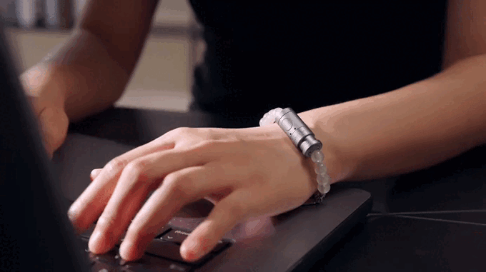 PlumCat AI Wearable Translator