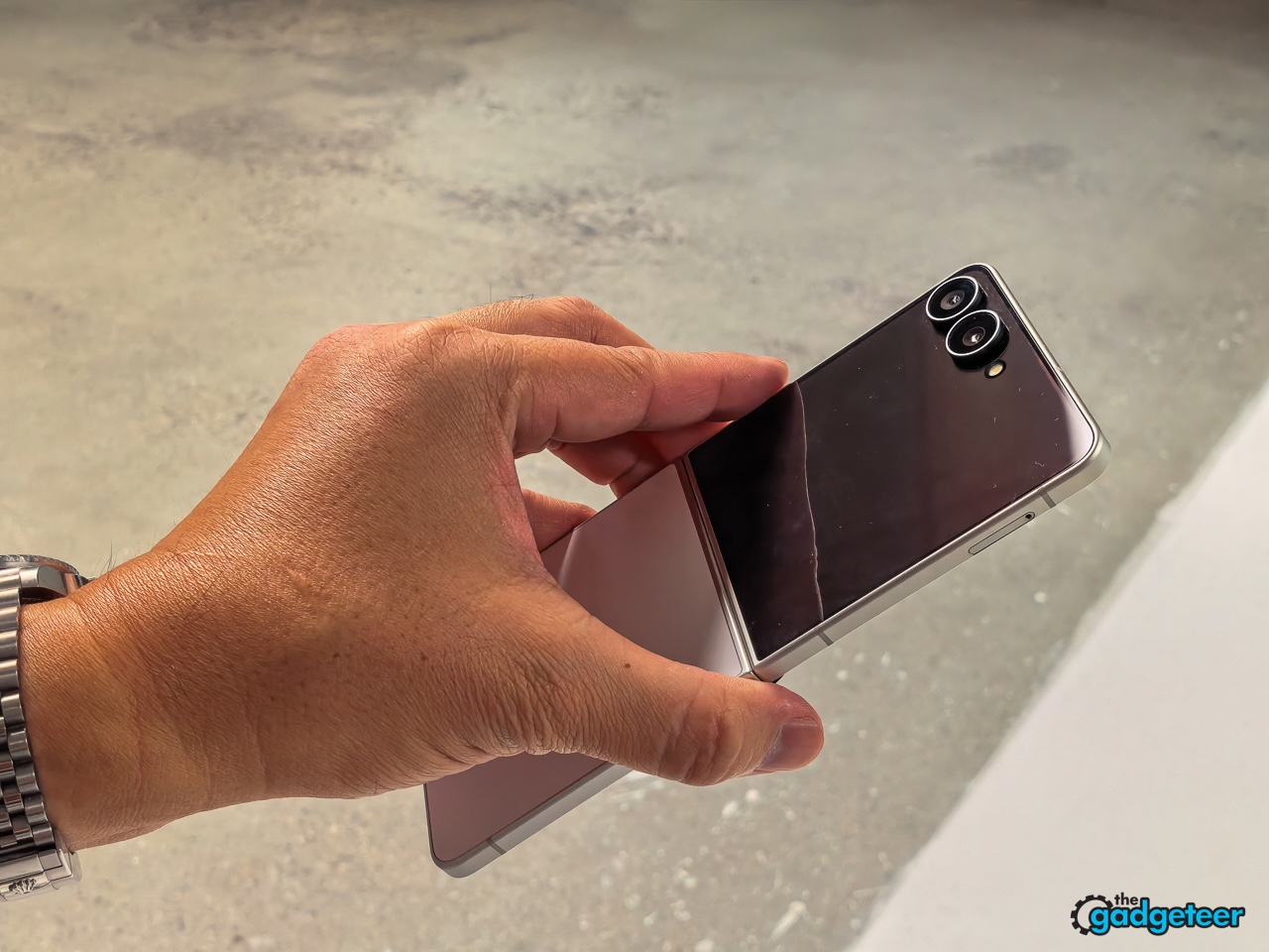 Samsung Galaxy Z Flip 8 Hands On