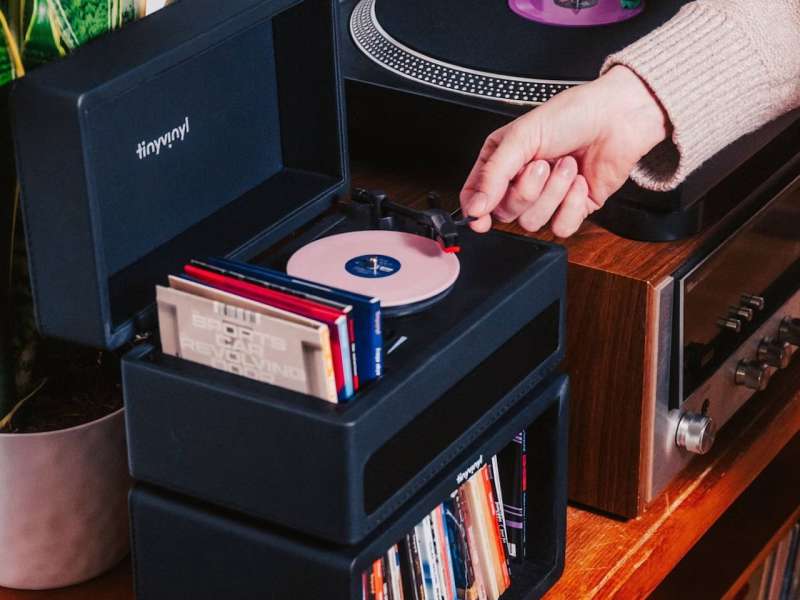 Tiny Vinyl Player