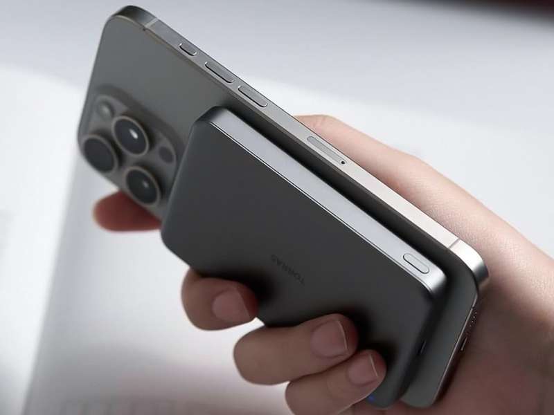 Ultra-Thin Power Banks Best Slim Magnetic Chargers for Pocket EDC