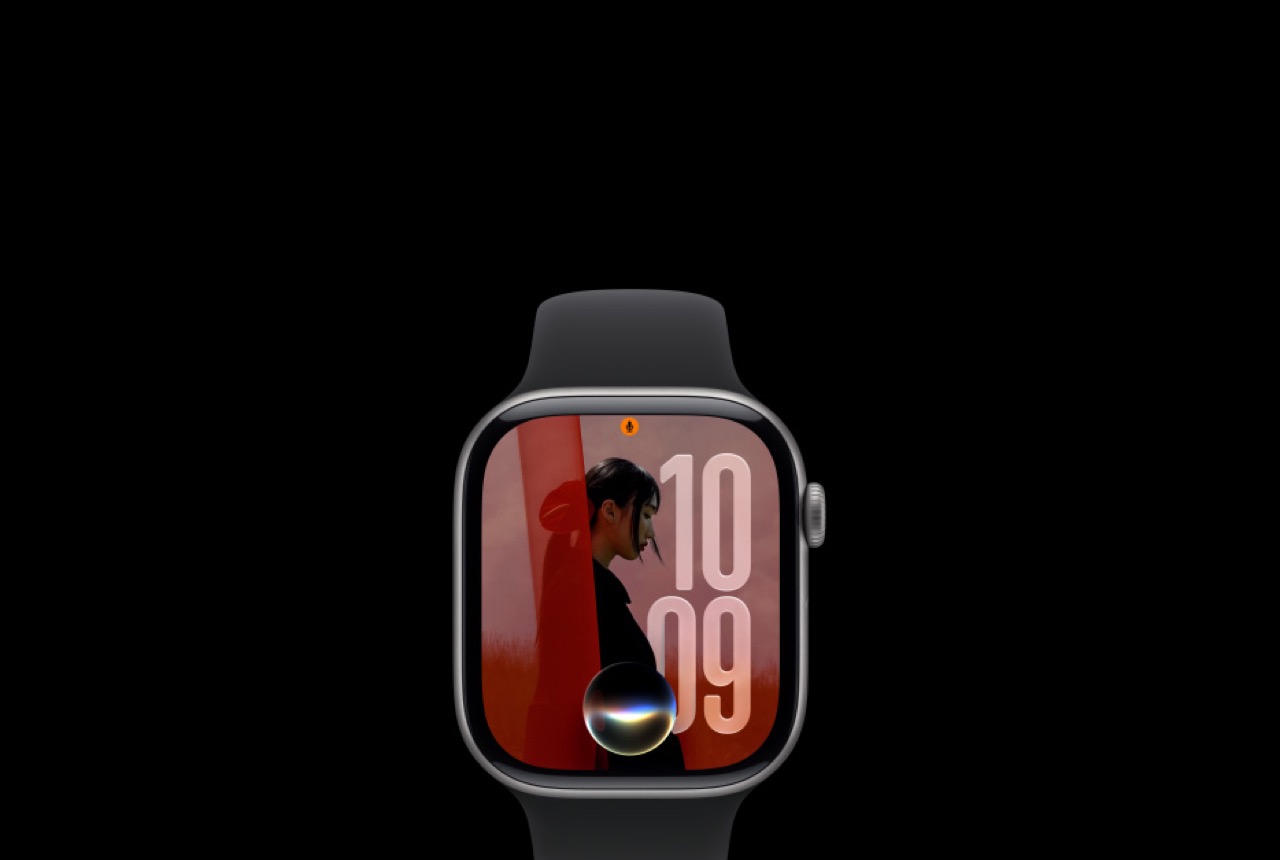 watchOS 27 Siri AI on wrist