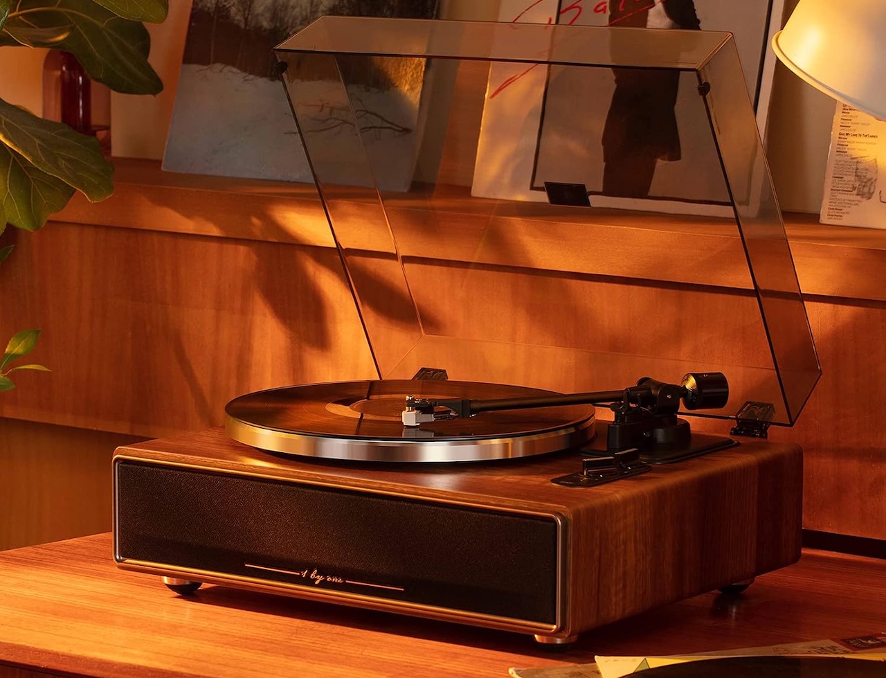 1 BY ONE High Fidelity Belt Drive Turntable with Built-in Speakers