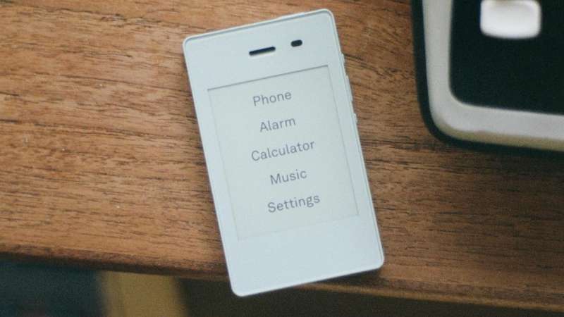 6 Dumbphones and Minimalist Phones on Amazon for Cutting Screen Time