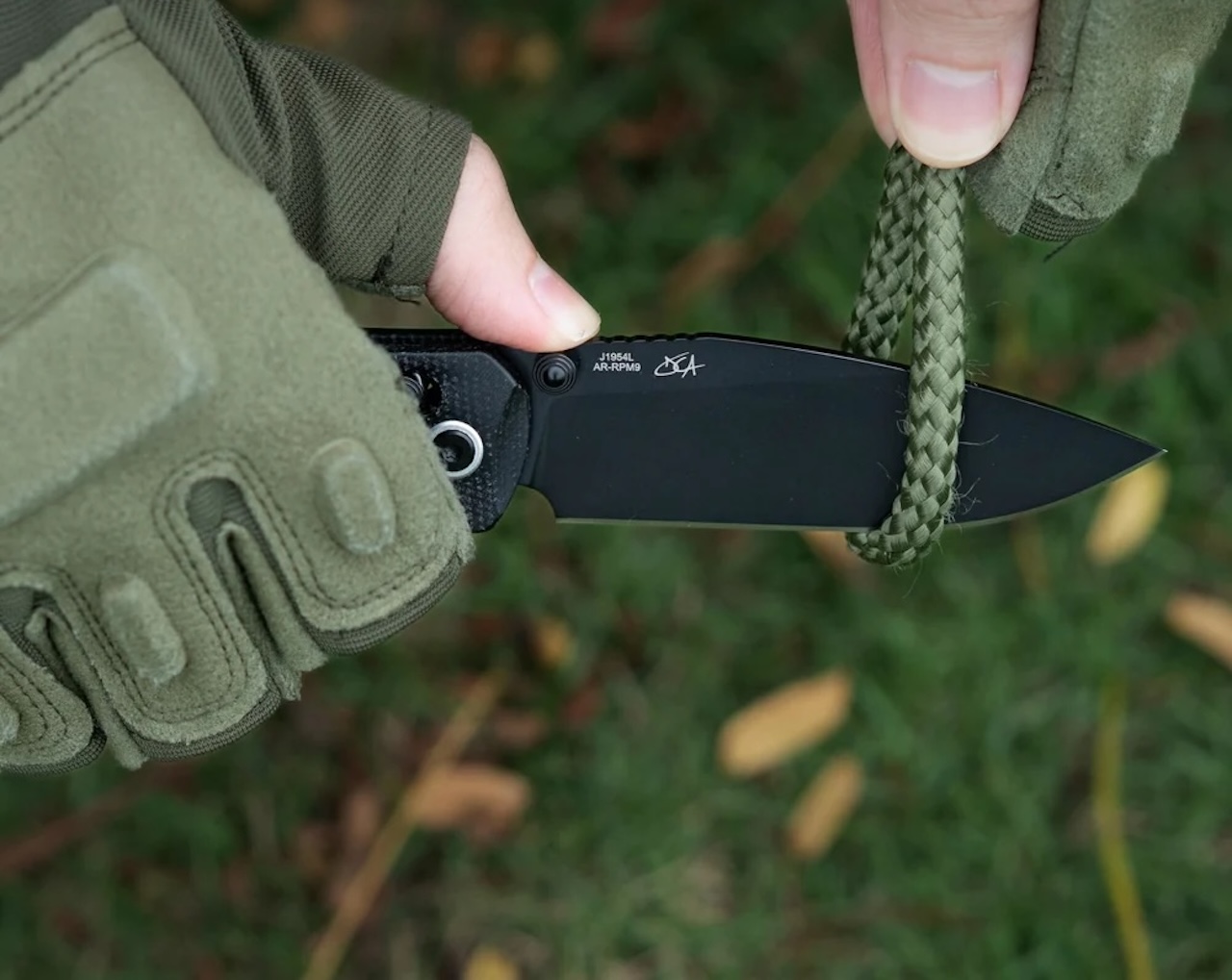 CJRB Mega Maximal Thumb Stud & Crossbar Lock Knife Black Micarta Handle