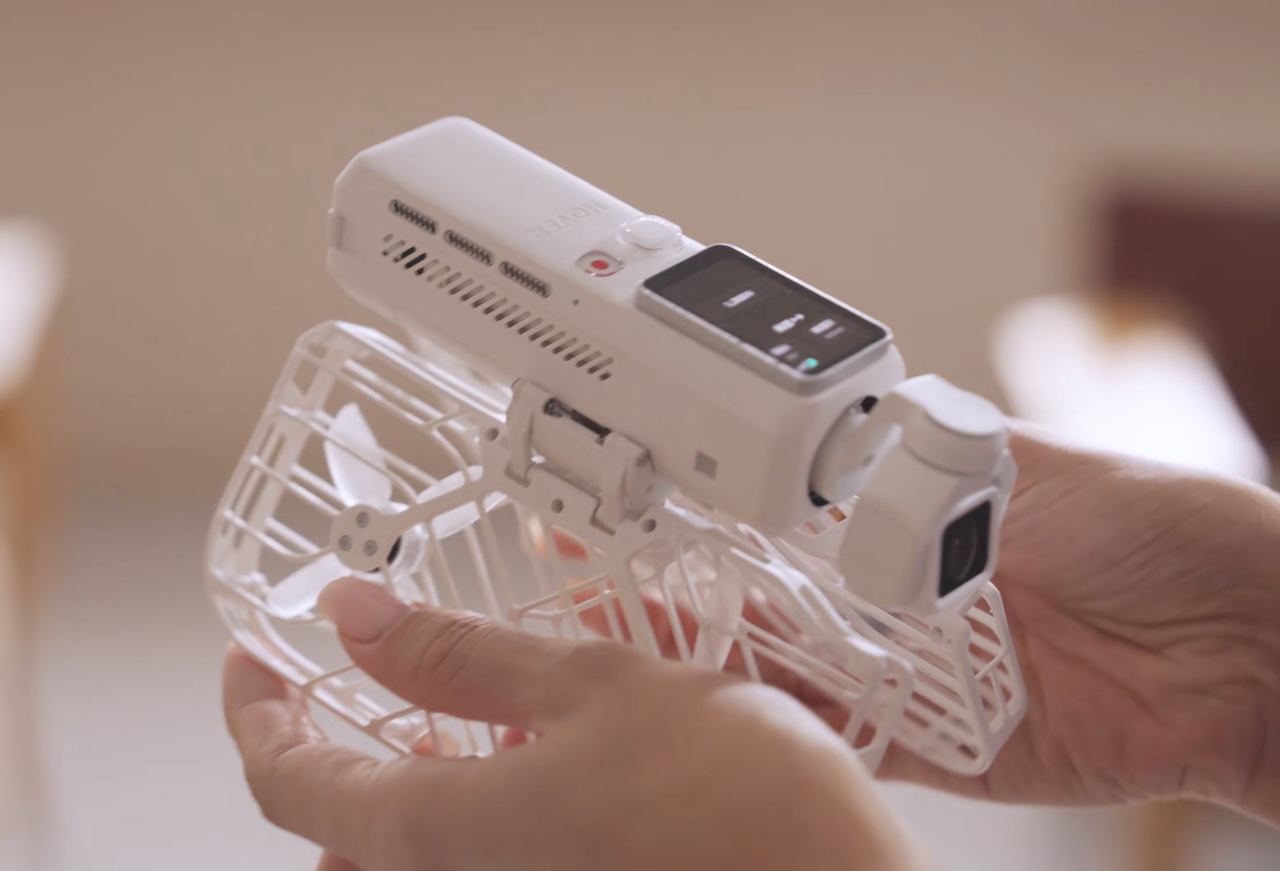 HOVERAir VERSA Flying Pocket Camera