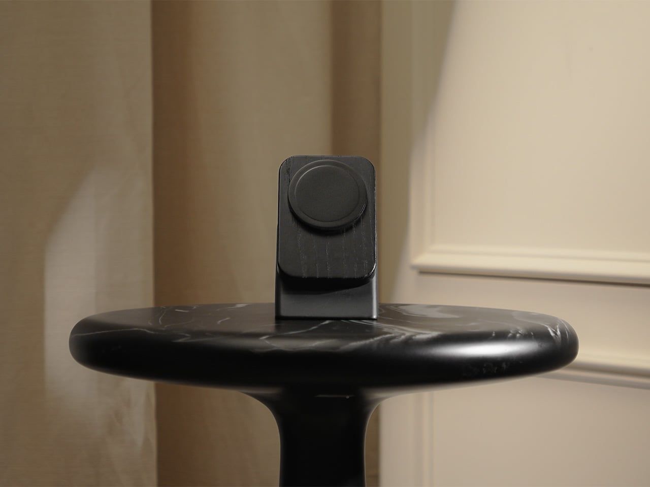 Modhaus Upright MagSafe Stand