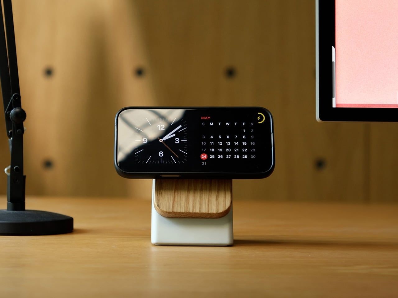 Modhaus Upright MagSafe Stand