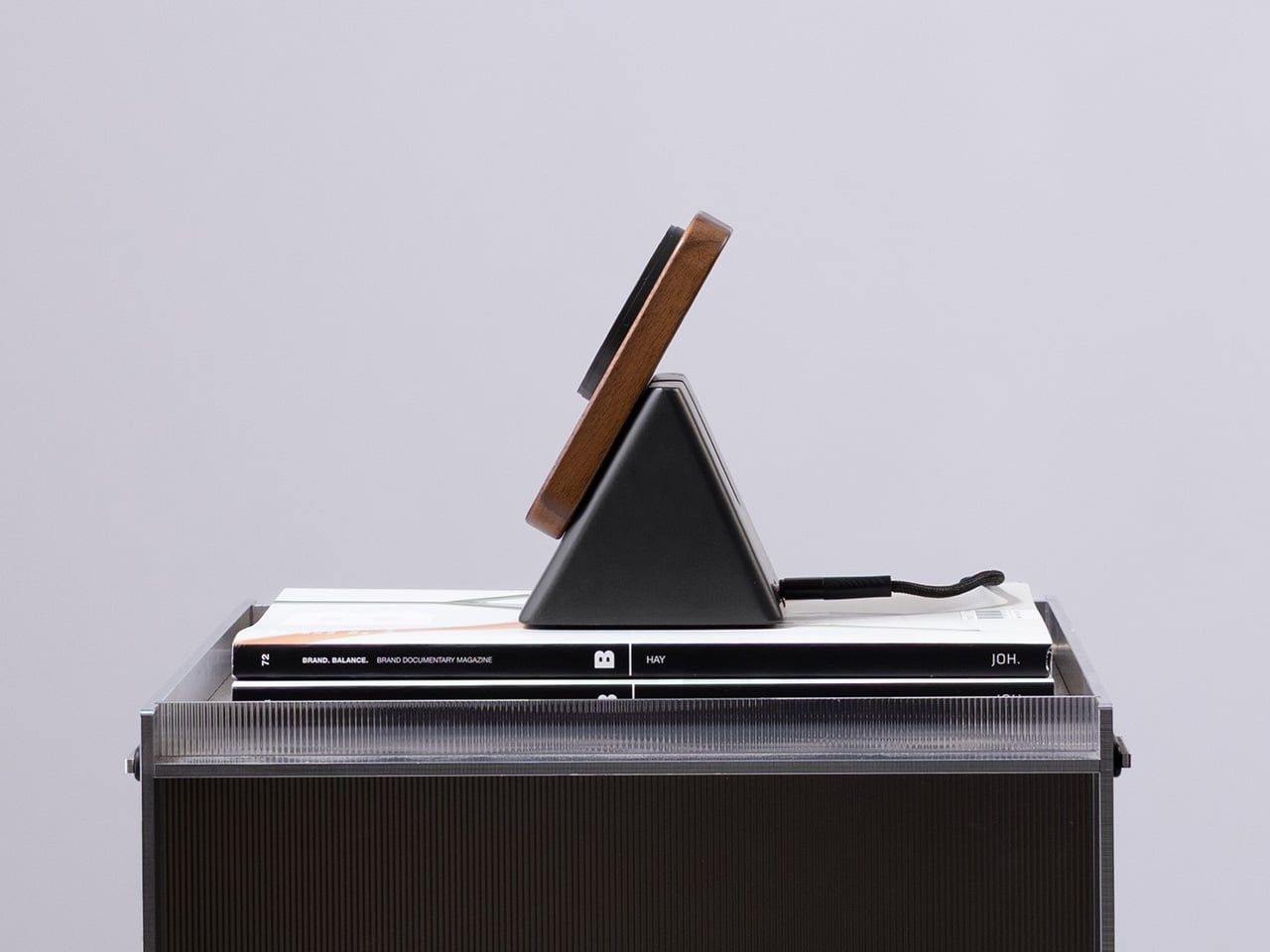 Modhaus Upright MagSafe Stand