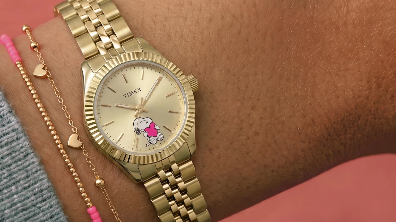 Peanuts x Timex Legacy Mini Heart Hug