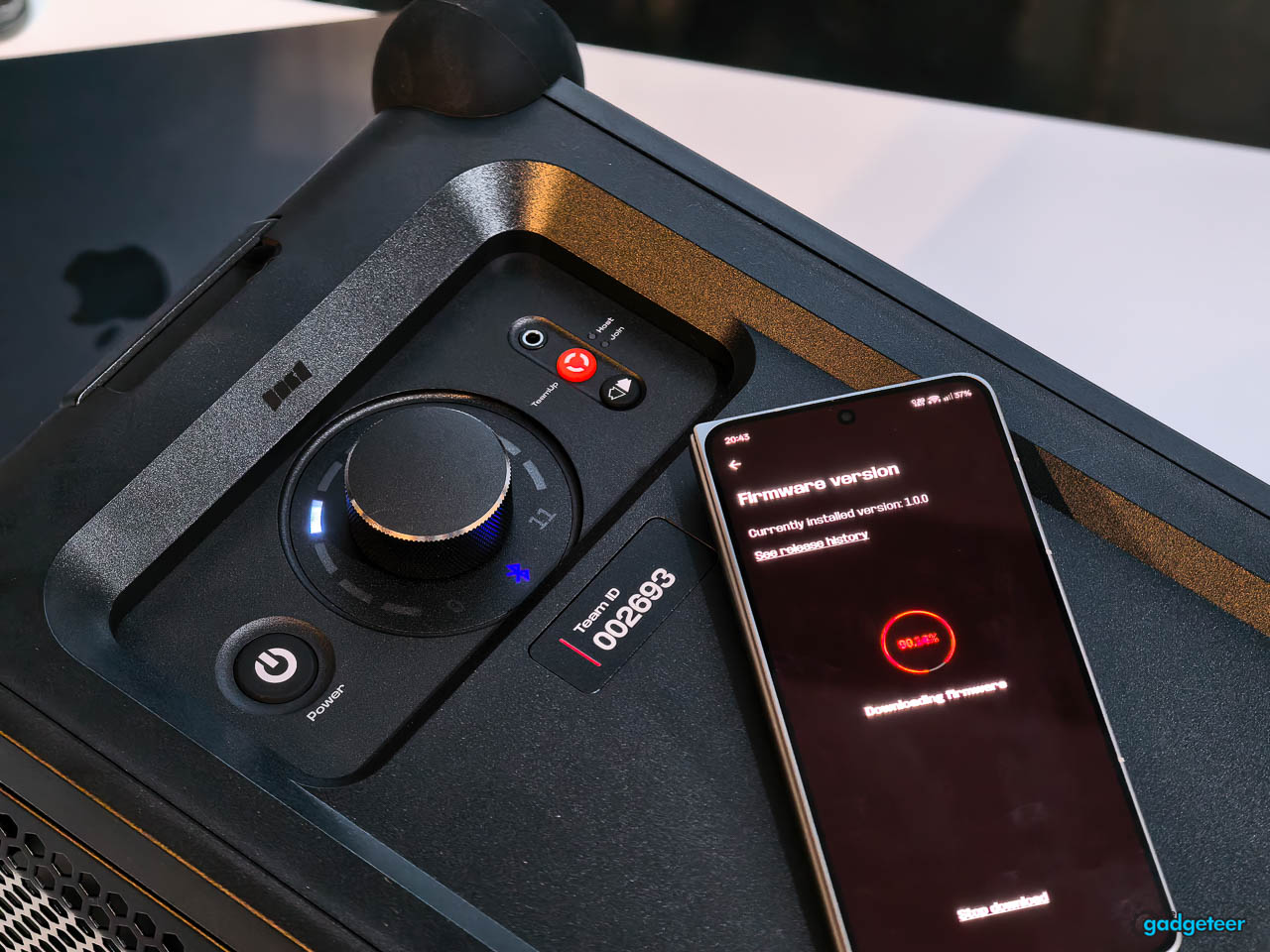 SOUNDBOKS Mix control panel with the companion app during a firmware update
