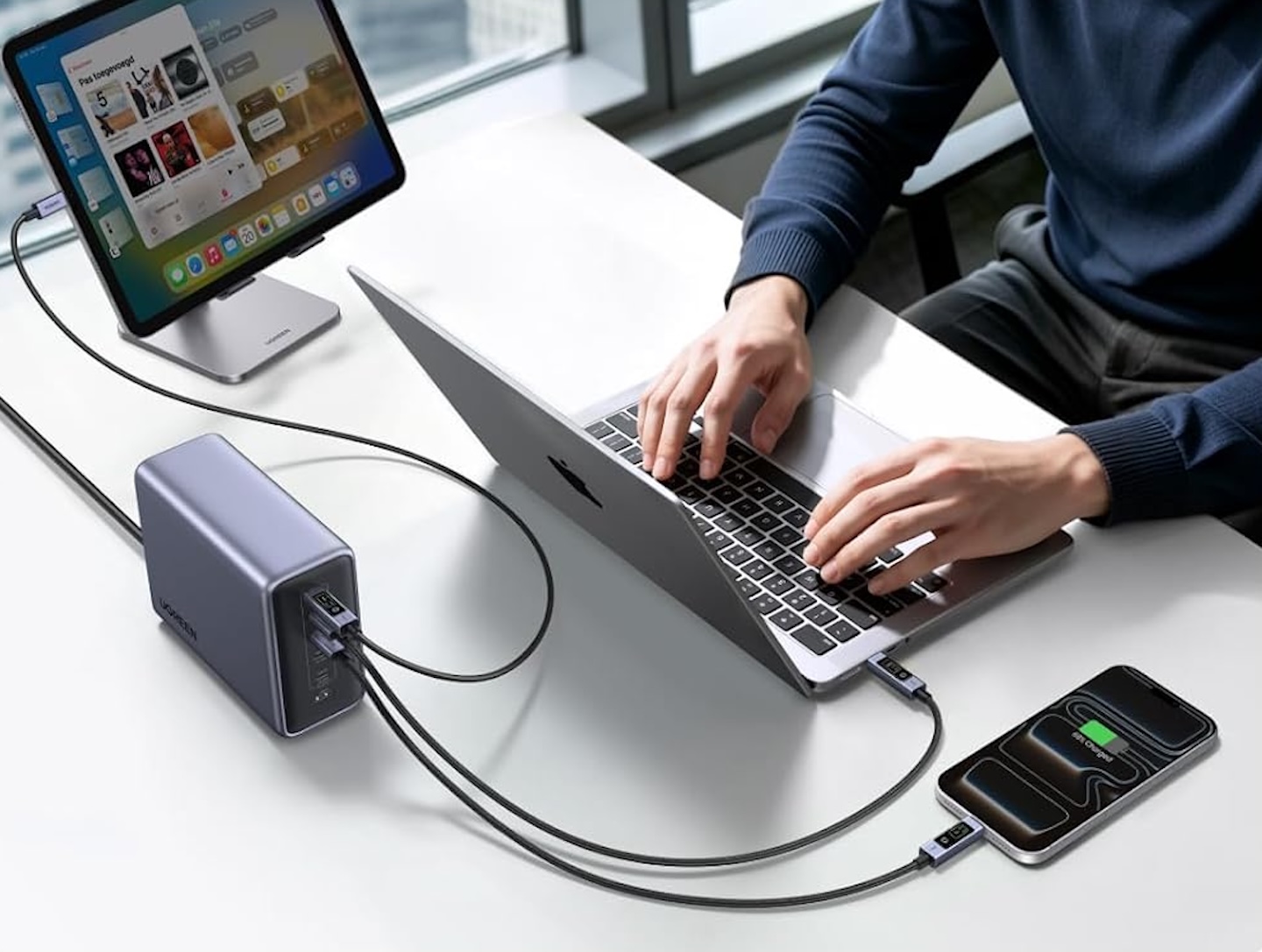 UGREEN Nexode 240W USB-C to USB-C Cable with TFT Smart Display