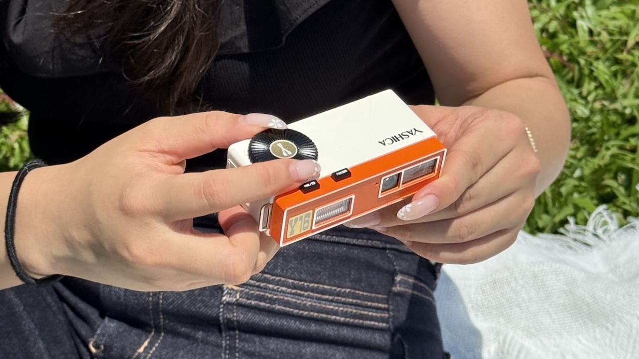 Yashica Y16