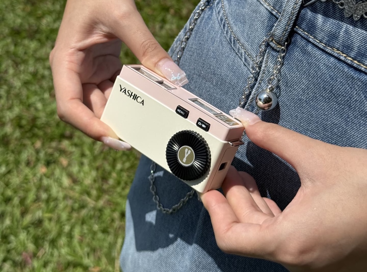 Yashica Y16