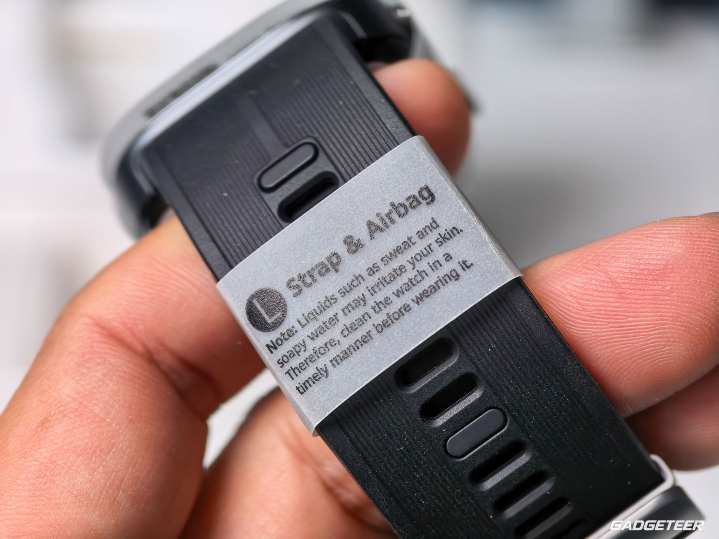 Large strap and airbag sizing label