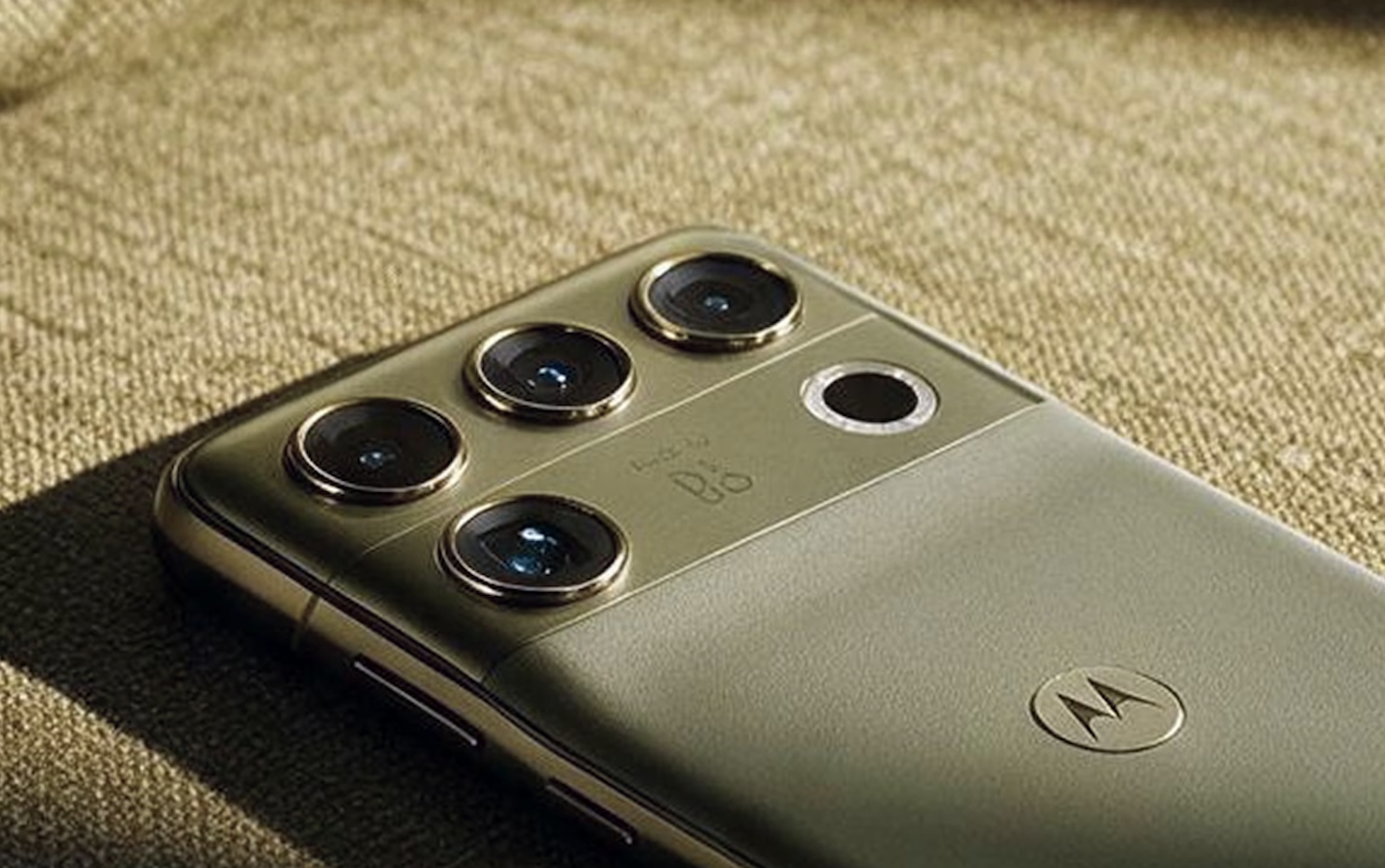 Motorola Signature 27 packs Snapdragon 8 Elite Extreme Gen 6 and 200MP periscope