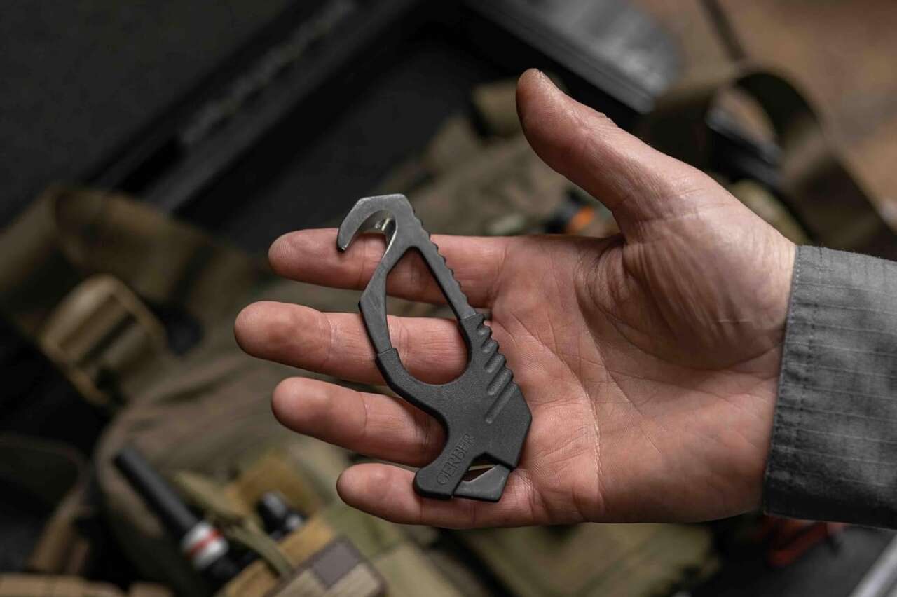 Gerber Seatbelt Strap Cutter with Glass Breaker 9