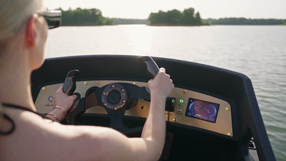 LIVVOLT Electric Kart Boat