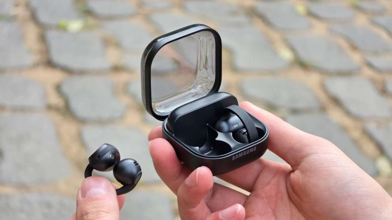 Samsung Galaxy Buds On