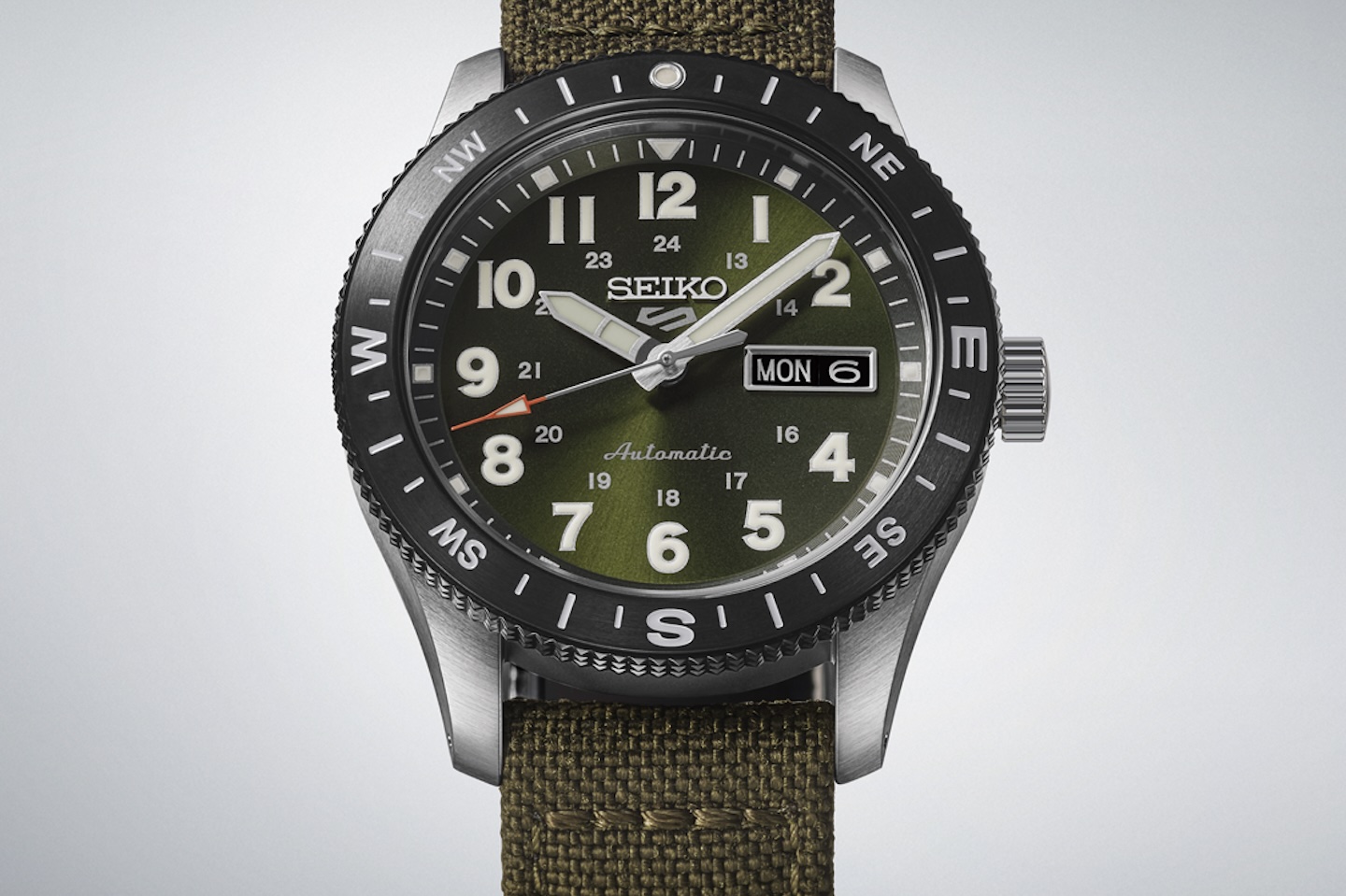 Seiko HDB008 5 Sports Field series