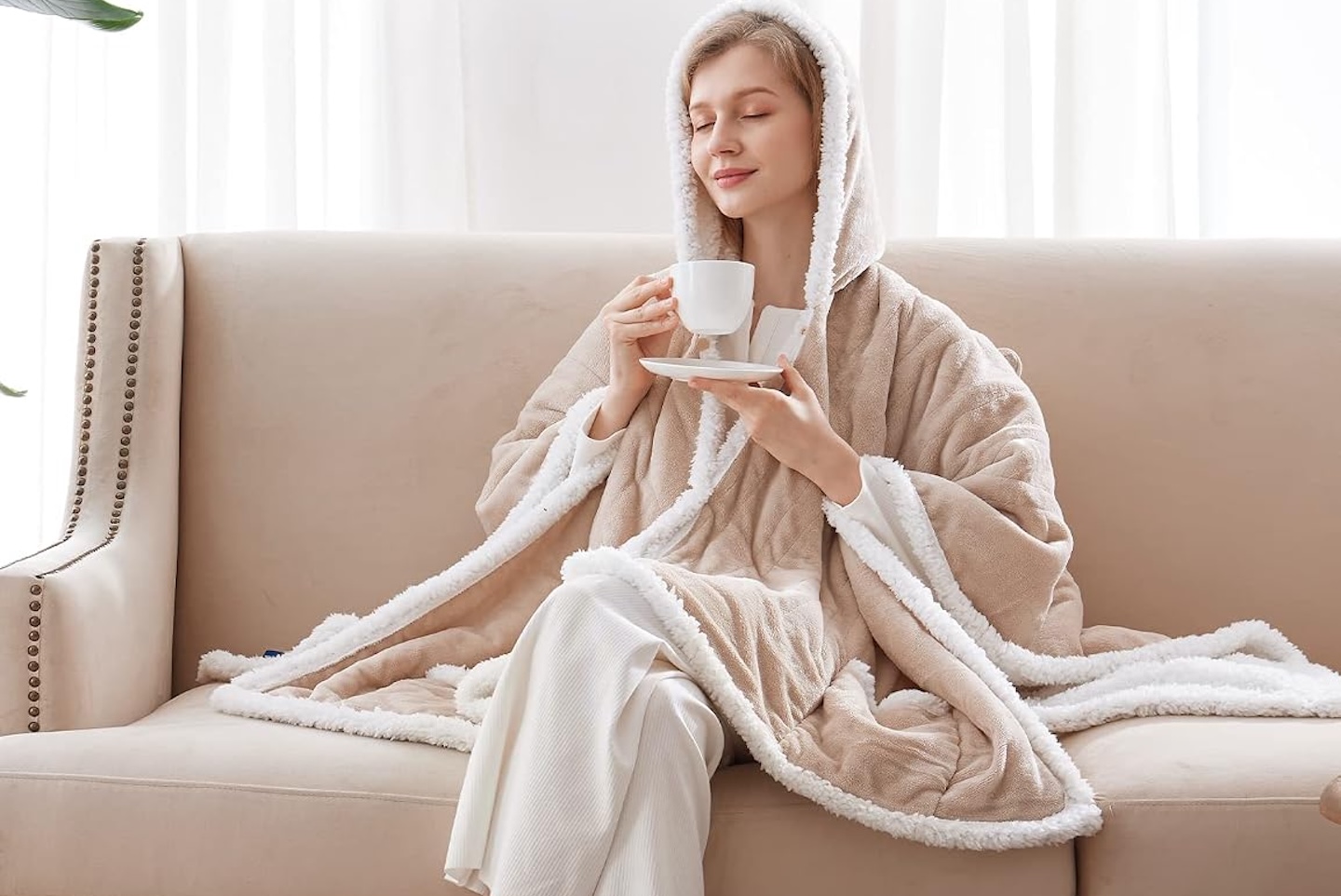 Westinghouse Wearable Heated Throw Blanket Flannel Sherpa 50x60 Inch Beige