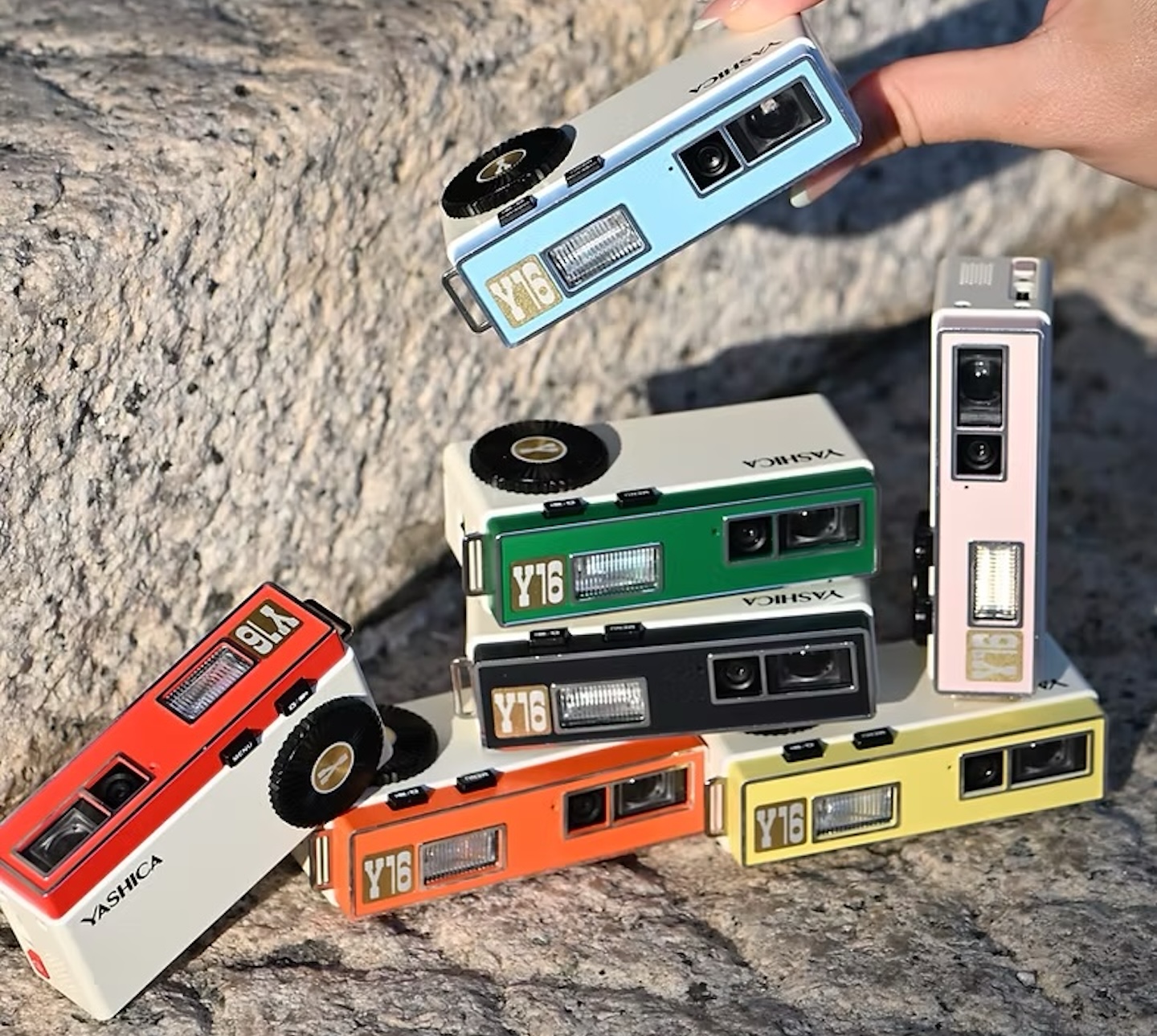 YASHICA Y16 Pocket Camera 5