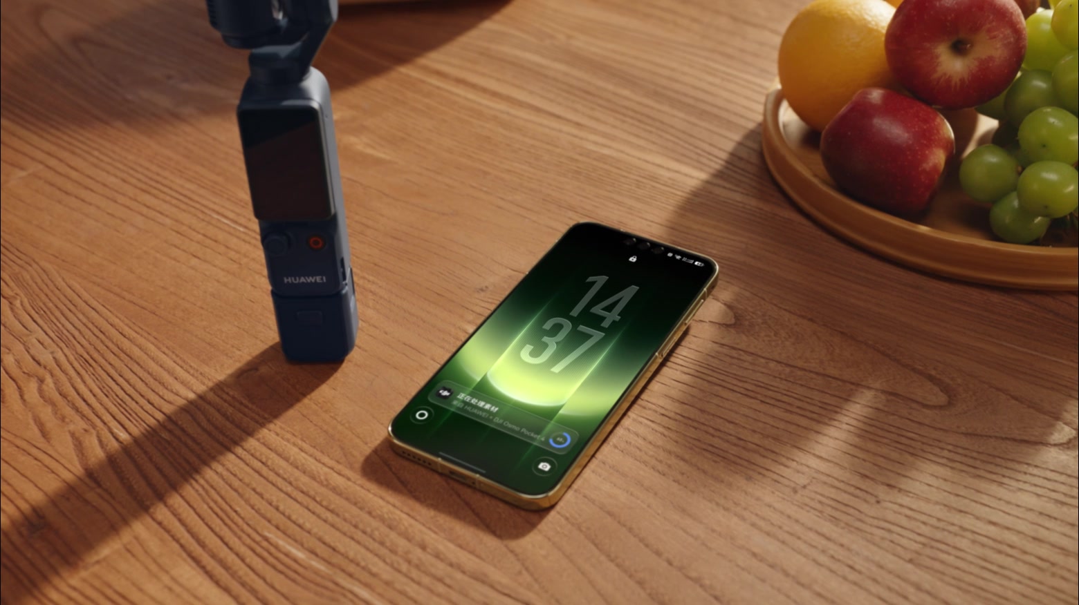 Huawei official demonstration showing a blue Pocket 4 beside a Huawei phone receiving footage