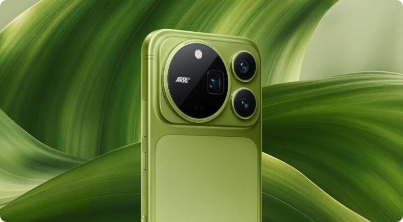 HONOR Magic9 Pro Max in Moss Green with ARRI-branded rear camera system