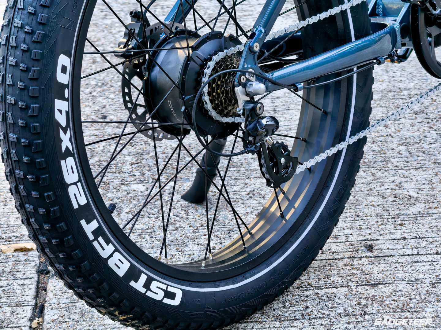 Rover Shimano rear derailleur and drivetrain
