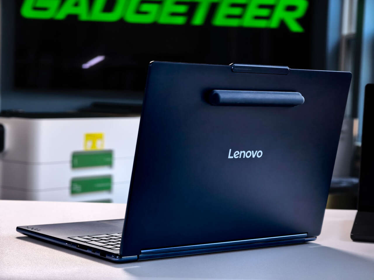 lenovo yoga 9n 2 in 1 rtx spark review 277