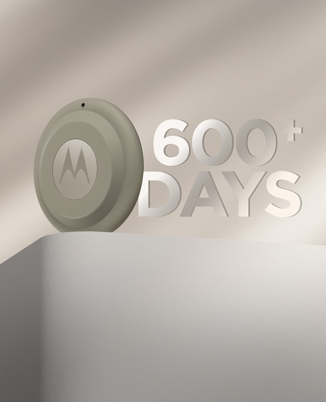 Motorola illustration of a Laurel Oak Moto Tag 2 beside its 600-plus-day battery-life claim