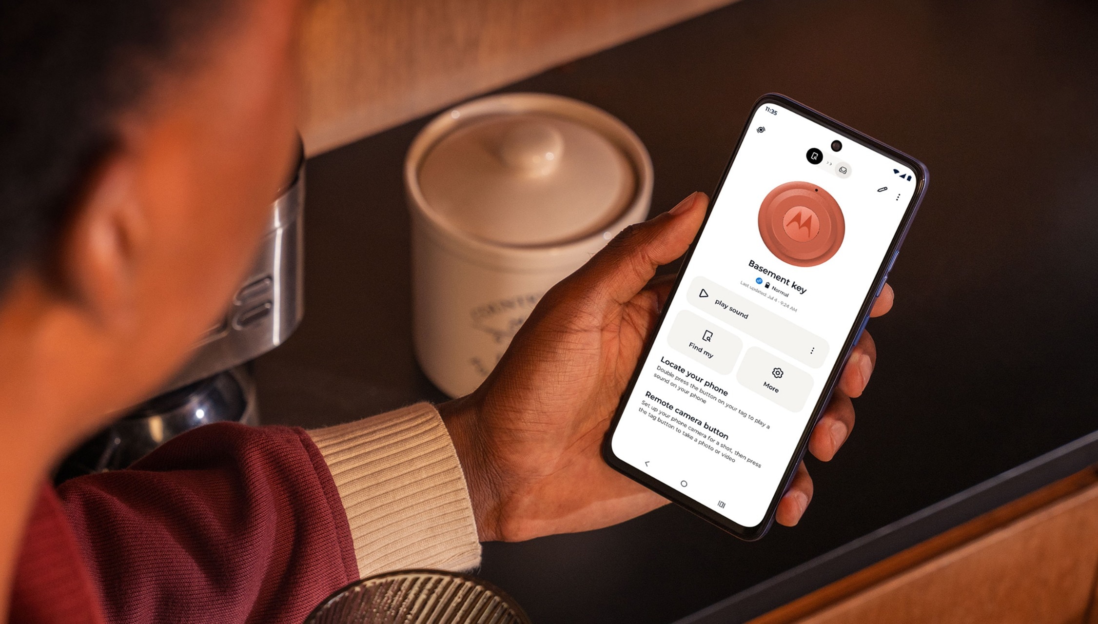 Moto Tag app showing the tag battery status, phone-finding and remote camera controls