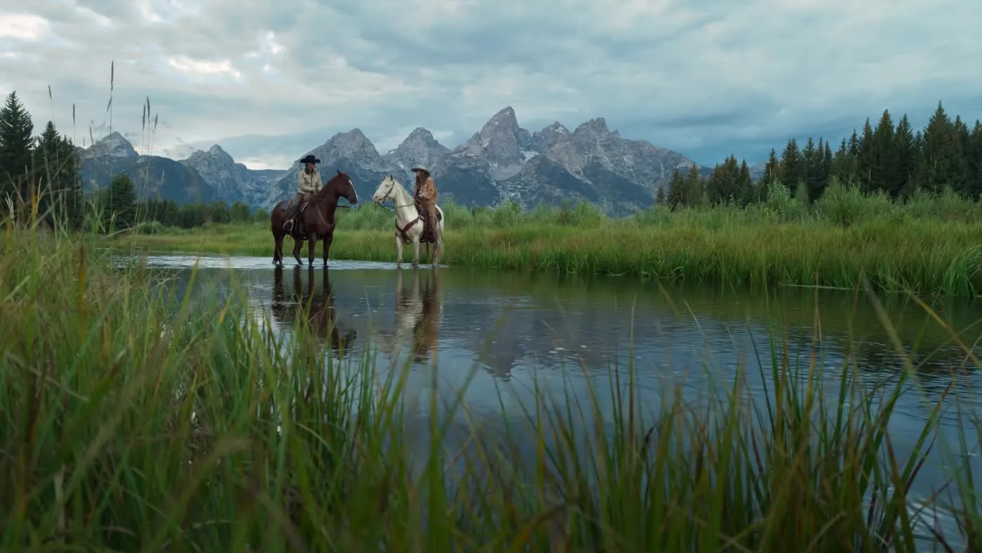 OPPO Open Gate video demonstration showing riders in a mountain landscape