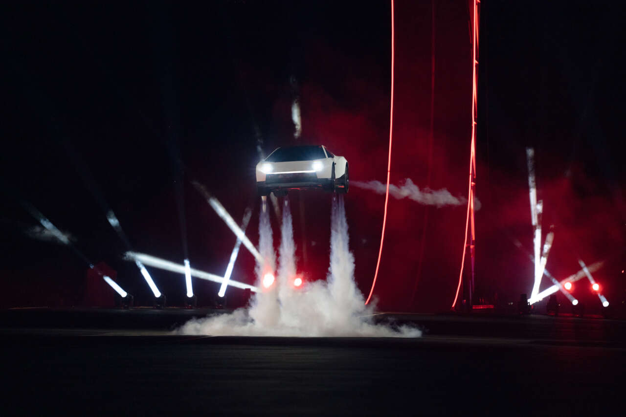 tesla roadster airborne demonstration 1